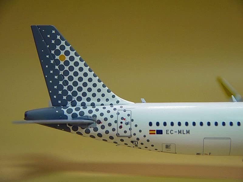 GeminiJets vueling az Airbus A321W EK-MLM 1/200 FRÖCCSÖNTÖTT Repülőgép Előre épített Modell