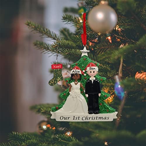 Személyre szabott Első Karácsonyi Házas Dísz 2022 - 1. A Karácsony, mint Mr and Mrs - Polyresin Esküvői Ajándékok Ifjú Pár - Bájos Fekete