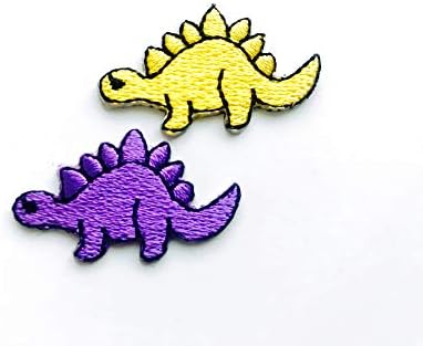 TH Készlet 2 Kicsi. Mini Stegosaurus Dinó Sárga Lila Dinoszaurusz, Aranyos Rajzfilm Logó Foltokat Varrni Vas a Hímzett Applied