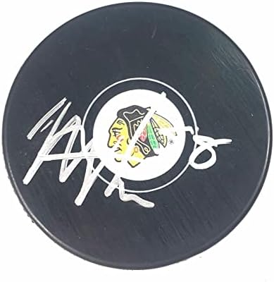 MacKENZIE ENTWISTLE aláírt Jégkorong PSA/DNS-Chicago Blackhawks Aláírt - Dedikált NHL Korong